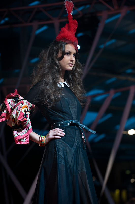 Лариса ЛОБАНОВА (показ дитячої колекції), HOLIDAY FASHION WEEK 2011 Фото Сергея Черникова