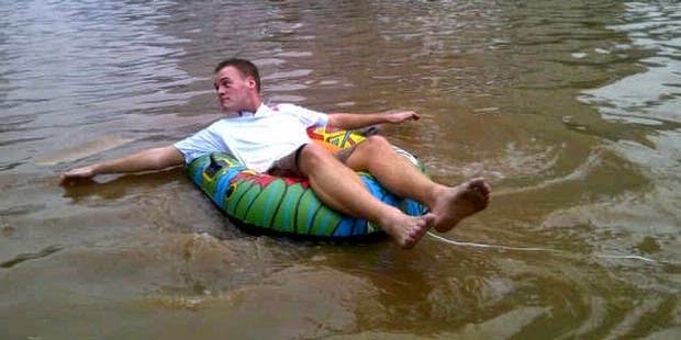 [bule-renang-saat-banjir%255B3%255D.jpg]