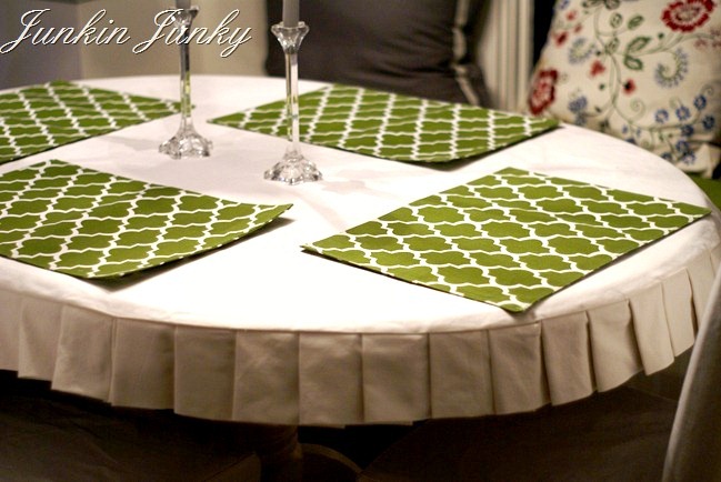 [fitted%2520tablecloth%2520tutorial%255B7%255D.jpg]