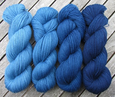 Sockenwolle gefärbt mit Indigo Sockenwolle gefärbt mit Indigo