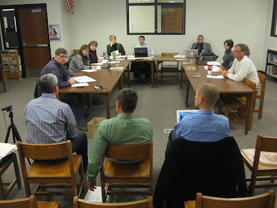 The Washington School Board listens to Dan Culp from Carl Nelson Construction (January 9, 2013 - Ben Stanton/KCII)