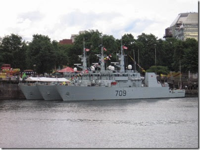 IMG_7039 HMCS Saskatoon (MM 709), HMCS Brandon (MM 713) and HMCS Nanaimo (MM 702) in Portland, Oregon on June 10, 2007