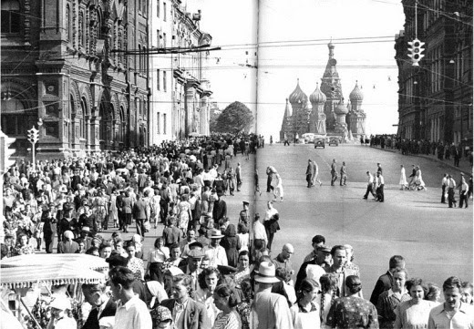 [88558902.M2XQkNWw.bresson_moscow54_red_square%255B2%255D.jpg]