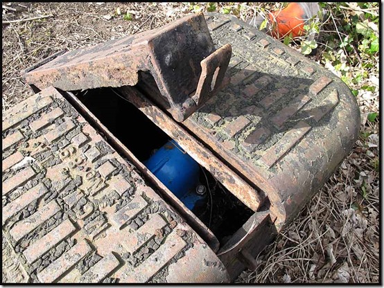 Manhole cover and pipe line valve 0385valve