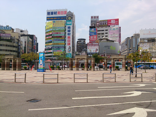 台中火車站前站廣場
