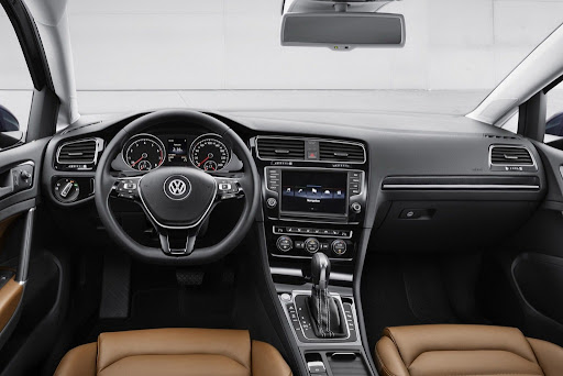 2013-Volkswagen-Golf-7-Interior-Official-1.jpg