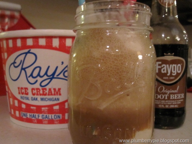 [root-beer-float5.jpg]
