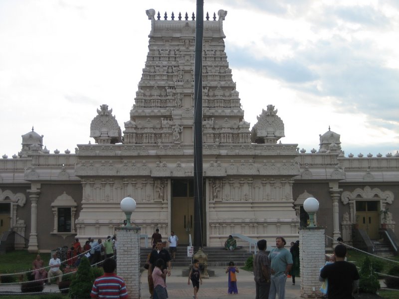 Wonderful Hindu Temples abroad: Lord Venkateshwara Temple(Birmingham United Kingdom), Malibu Hindu Temple(Malibu California US), Shiva-Vishnu Temple(Livermore California US) and many more