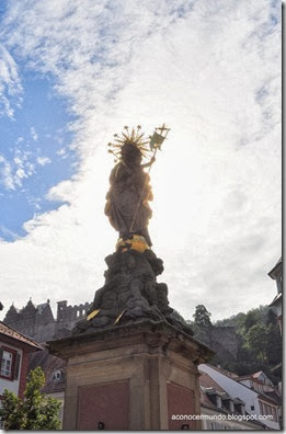 08-Heidelberg. Estatua en Kornmarkt - DSC_0105