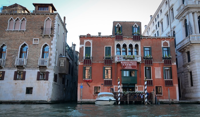 [Gondola%2520-%2520building%255B2%255D.jpg]