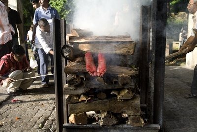 [cremation%2520in%2520assam%255B2%255D.jpg]