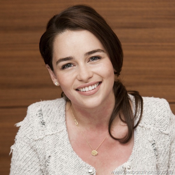 emilia-clarke- Daenerys-Targaryen-linda-sexy-game-of-trhones-guerra-dos-tronos-sexta-proibida-desbaratinando (76)