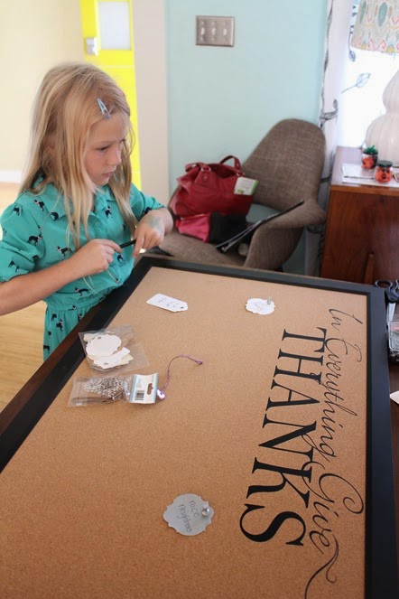 DIY Thanksgiving “Gratitude Board” 