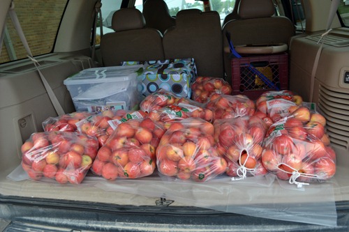 [truck%2520full%2520of%2520apples%255B3%255D.jpg]