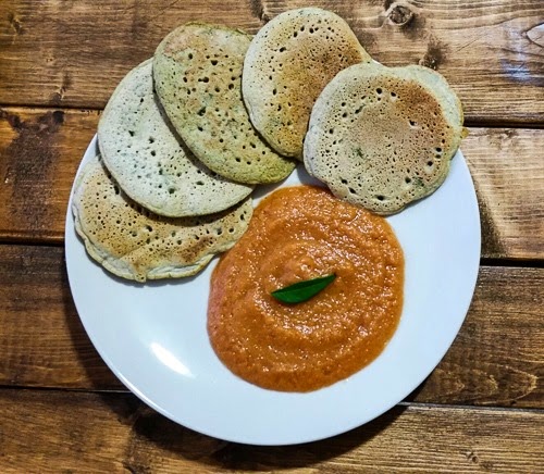 dosa and tomato chutney