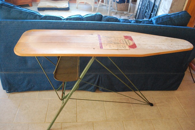 [Cottagegaragesales0193.jpg]