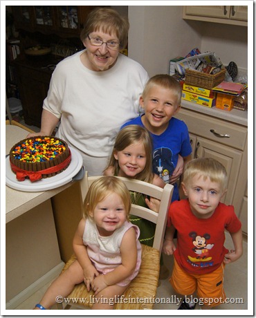 Beautiful Basket Chocolate Cake for Grandma's Birthday Beautiful Basket Chocolate Cake for Grandma's Birthday