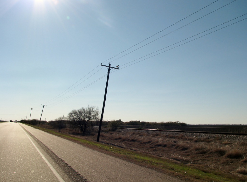 [5844%2520Texas%2520-%2520US-77%2520South%2520-%2520railroad%2520track%2520that%2520runs%2520along%2520US-77%255B3%255D.jpg]