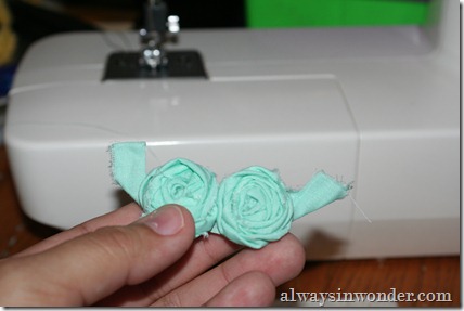 how_to_make_rose_necklace_with_fabric (8)