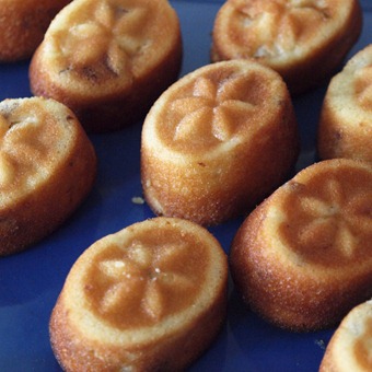 apple and pecan friands