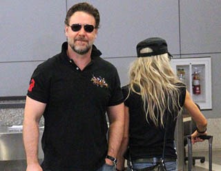 Russell Crowe mosolygott!