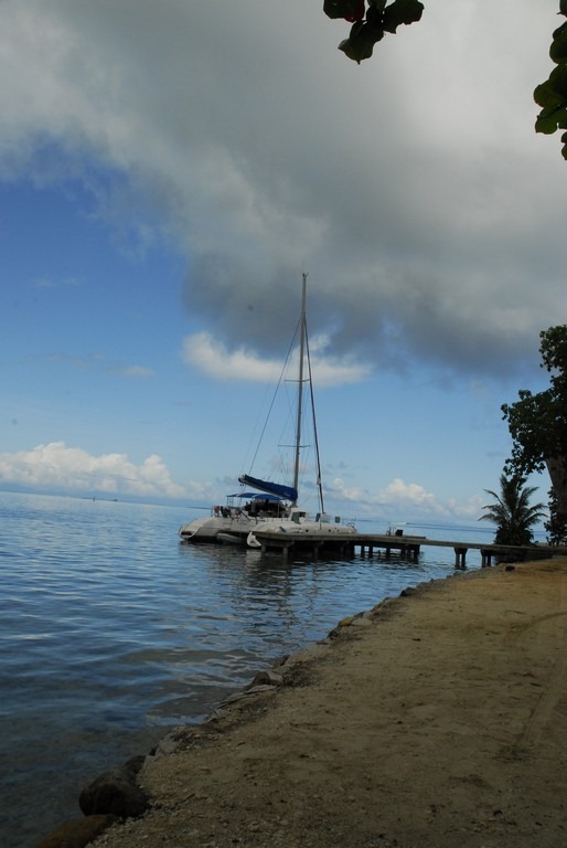 [Catamaran%2520docked%2520in%2520Fare%255B8%255D.jpg]