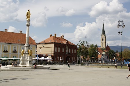 Vor der Kathedrale von Zagreb _MG_2273.JPG