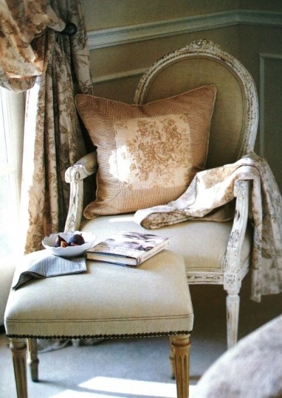 [chair-french-gray-ottoman-pillow-sitting-room-traditional-bedroom-houzz-1%255B4%255D.jpg]
