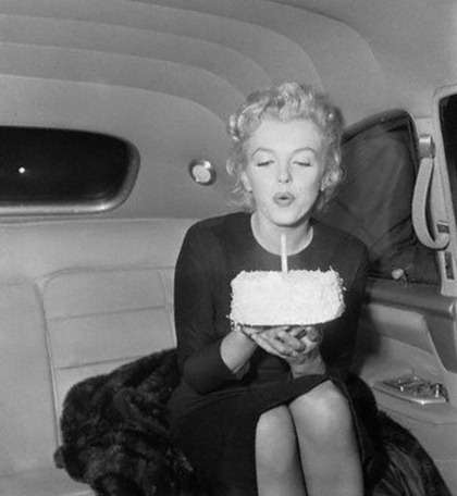 marilyn-monroe-birthday-cake