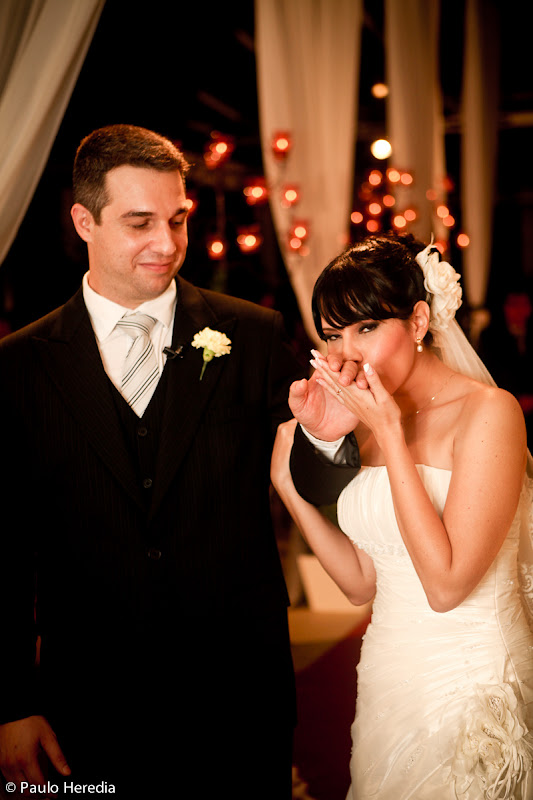 Fotos de Lorianni ♥ Eduardo. Foto numero 0965 de Paulo Heredia Fotografia, fotos de casamento em Niteroi e Rio de Janeiro, RJ. O fotografo Paulo Heredia faz fotos de casamento, fotos de festas, ensaios de casal (e-session), fotos de moda e fotos para editorial.