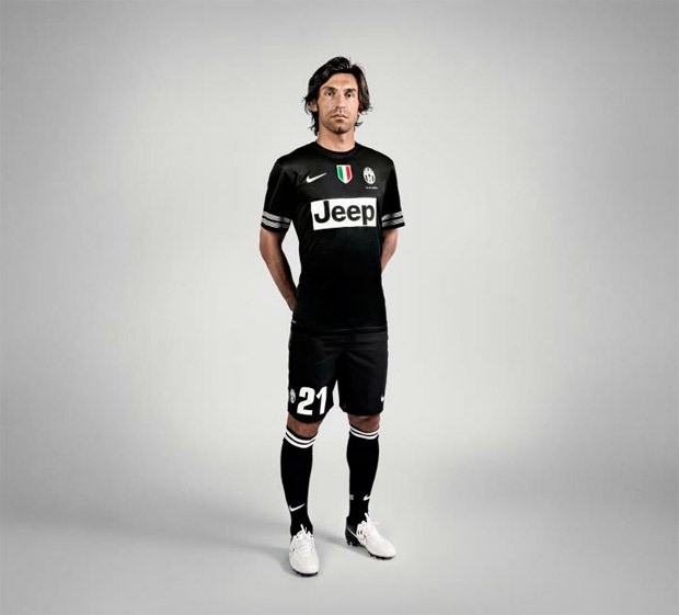 [Juventus%2520camiseta%2520alternativa%25202012-13%255B2%255D.jpg]