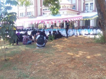 [Penyampaian%2520oleh%2520ketua%2520bem%255B2%255D.jpg]