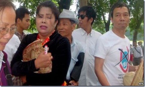 ba minh Hang gui thu cho ngoai truong My ba minh Hang gui thu cho ngoai truong My