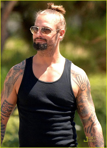 josh-holloway-ponytail-02.jpg