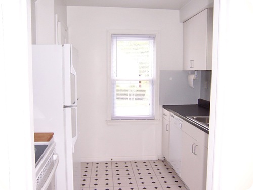 athomewithh_kitchen_before3
