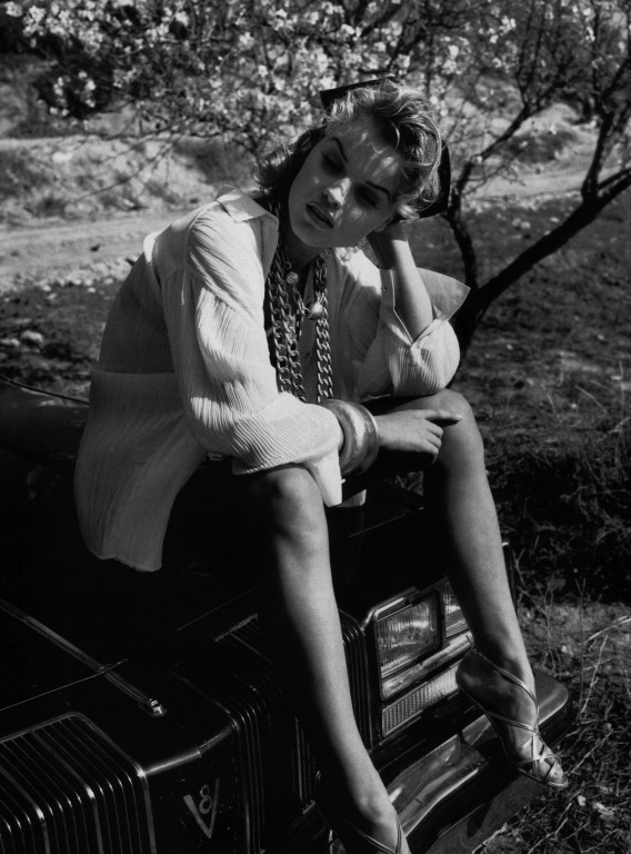 [glamour-france-april-1992-9%255B5%255D.jpg]