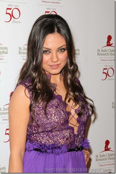 Mila Kunis Hot in Purple Dress 1