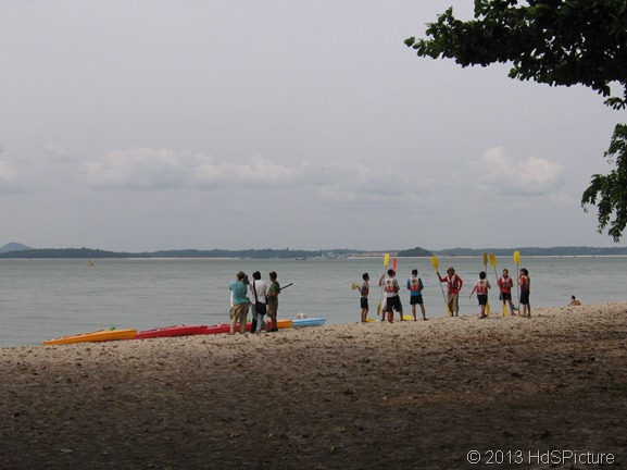 Pulau Tekong dilihat dari Changi Beach Park