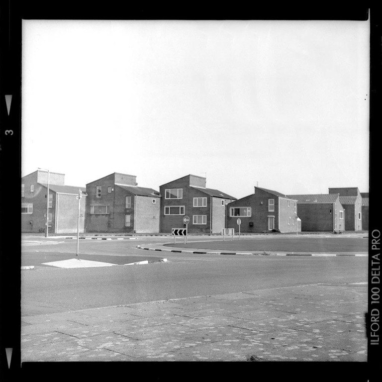[Asymmetric-Houses-33.jpg]
