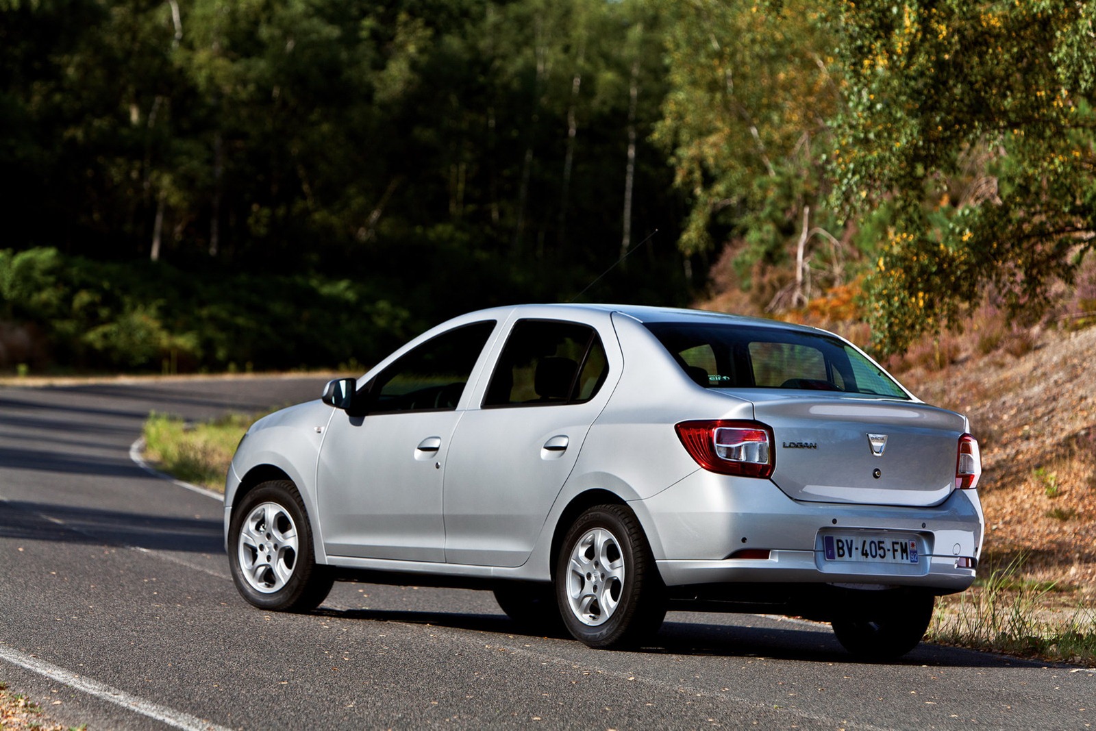 [Dacia-Sandero-Logan-2-03%255B2%255D.jpg]