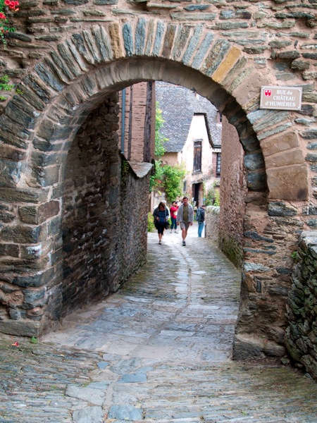 2011-07-28 Voyage France Village de Conques la porte des pèlerins..jpg 2011 07 28 Voyage France Village de Conques la porte des pèlerins