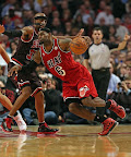 lebron james nba 130221 mia at chi 08 LeBron Debuts Prism Xs As Miami Heat Win 13th Straight