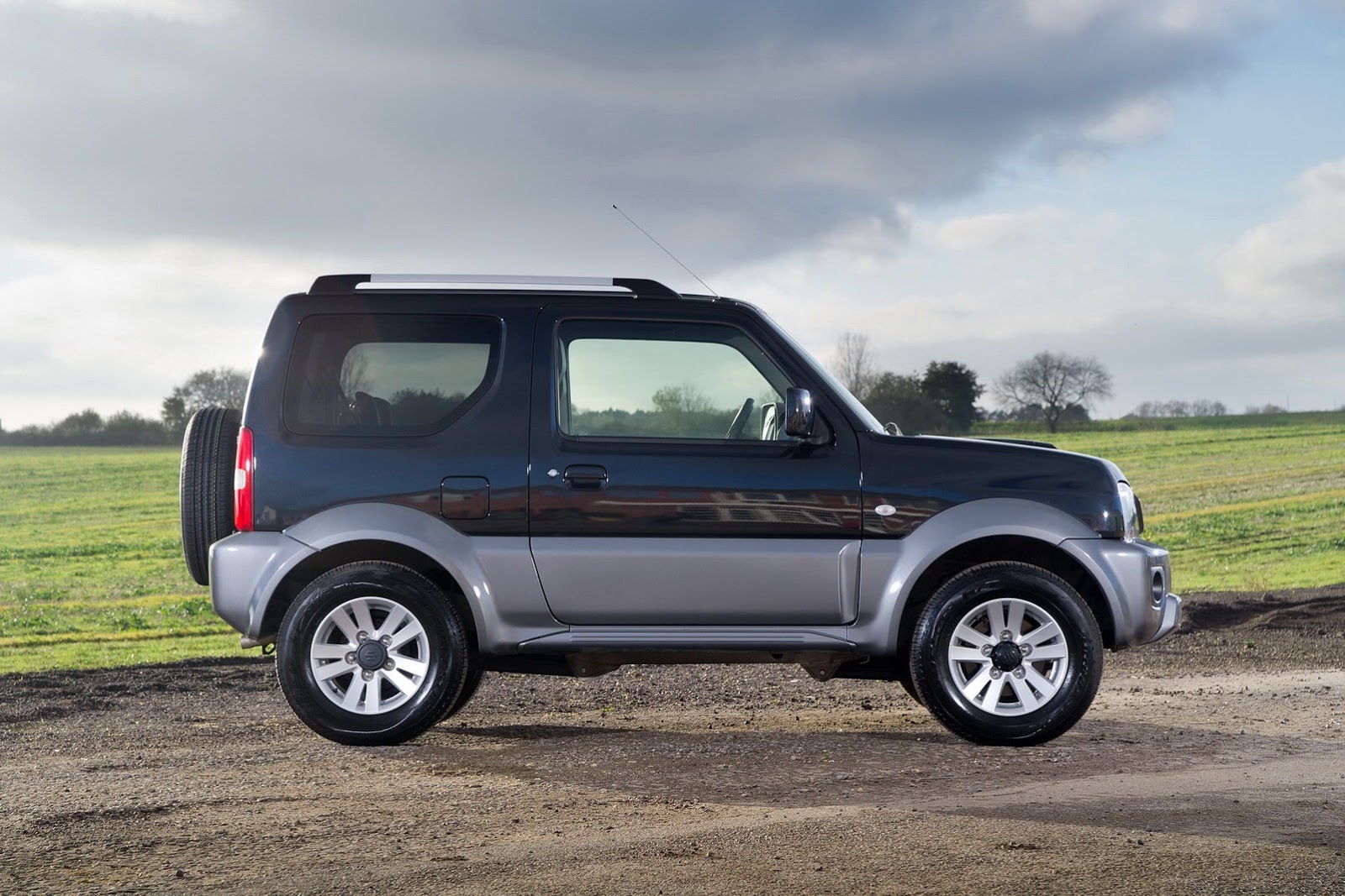 [2013-Suzuki-Jimny-3%255B3%255D.jpg]