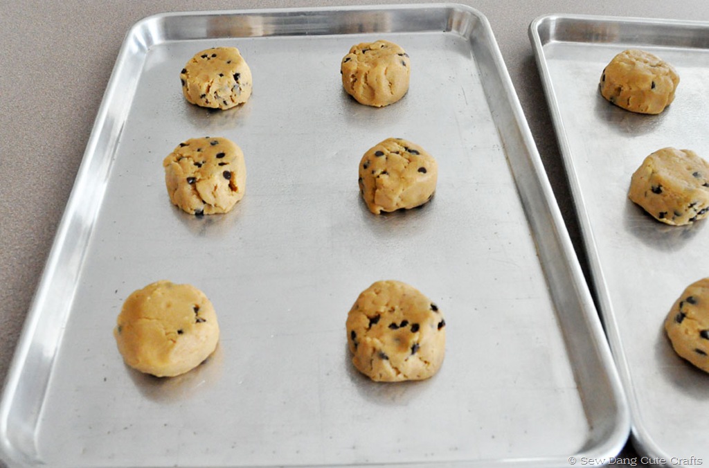 [Cookie-dough-on-pan%255B6%255D.jpg]