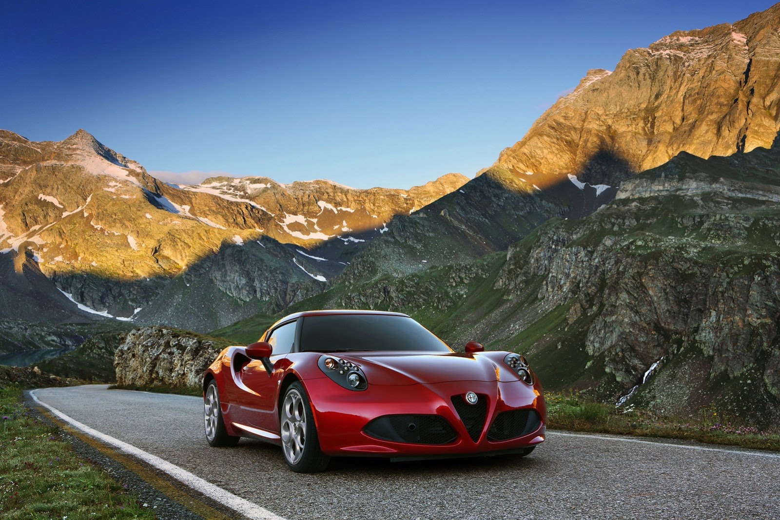 [Alfa-Romeo-4C-2%255B2%255D.jpg]