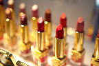 ...vibrant lips...