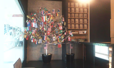 buffet ramadhan di restoren on the table - pokok bendera