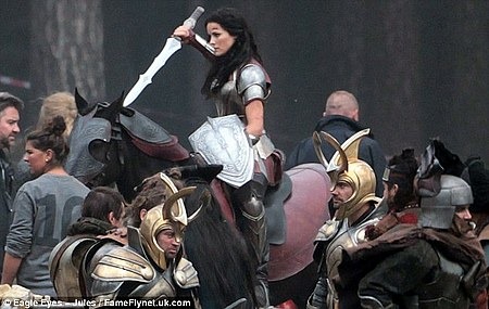 Fotók a Thor The Dark World forgatásáról 06