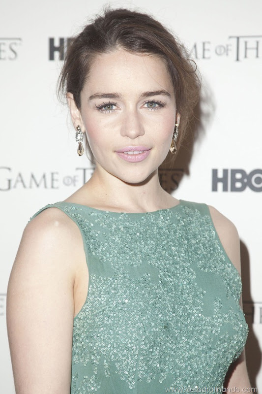 emilia-clarke- Daenerys-Targaryen-linda-sexy-game-of-trhones-guerra-dos-tronos-sexta-proibida-desbaratinando (3)