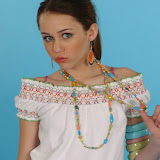 29860_mileycyrus_anthonycutajar13_122_925lo_2.jpg